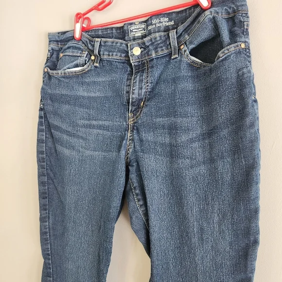 Signature by Levi Strauss Women's cropped cuffed Jeans - Blue Denim size 18 - Picture 2 of 7